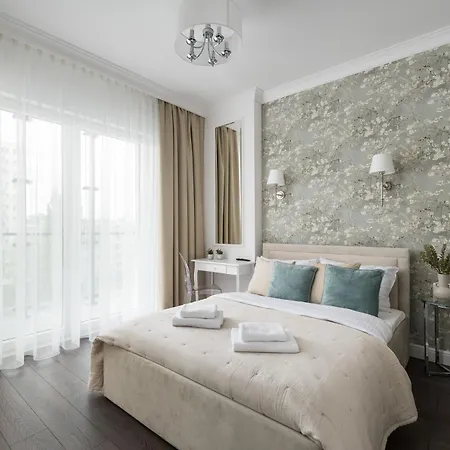 Bright Crystal Premium By Bookinghost * Warszawa