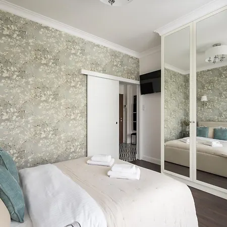 Bright Crystal Premium By Bookinghost Warszawa